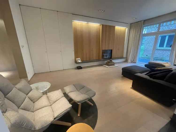Huis te koop: Grote gerenoveerde woning met atelier