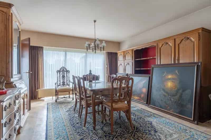 Ruime woning met magazijn te renoveren Beerse
