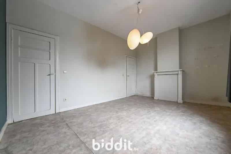 Te renoveren woning met tuin