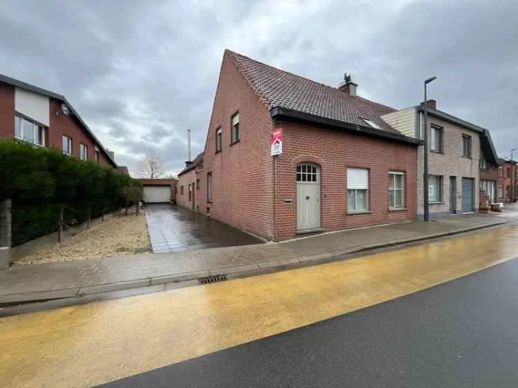 Halfopen Woning te Oostnieuwkerke 3 Slaapkamers Ruime Garage