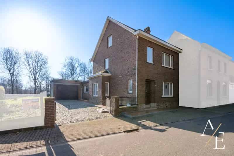 Huis te koop in Herzele: Rustige ligging met ruime tuin