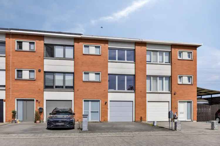 Te renoveren Bel-etage 4 slaapkamers Aartselaar