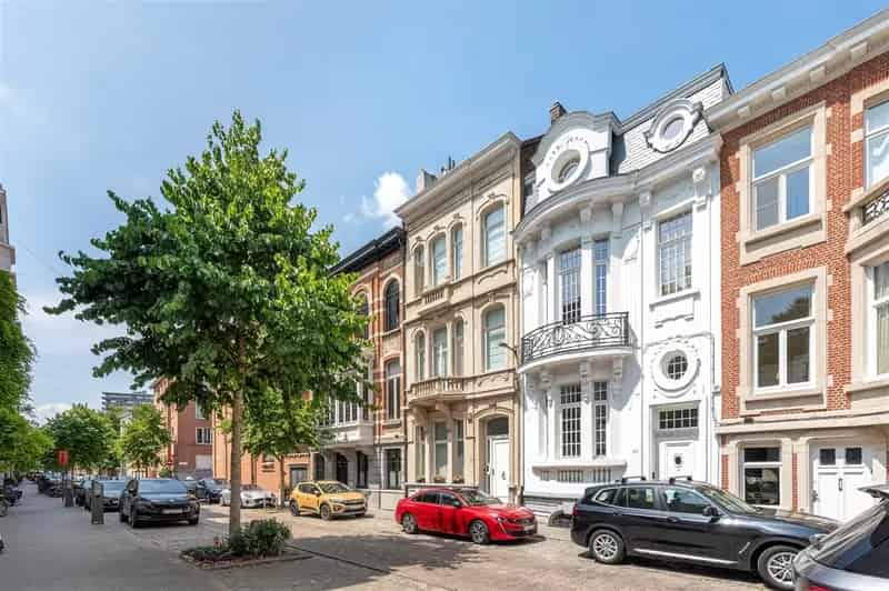 Herenhuis Antwerpen Albertpark Beaux-Artsstijl gerenoveerd