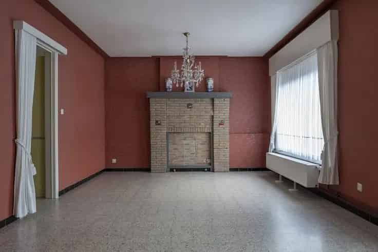 Huis Te Koop: 3 slaapkamers, garage, renovatieproject