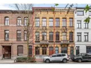 Herenhuis te koop Berchem 9 slaapkamers renovatieproject
