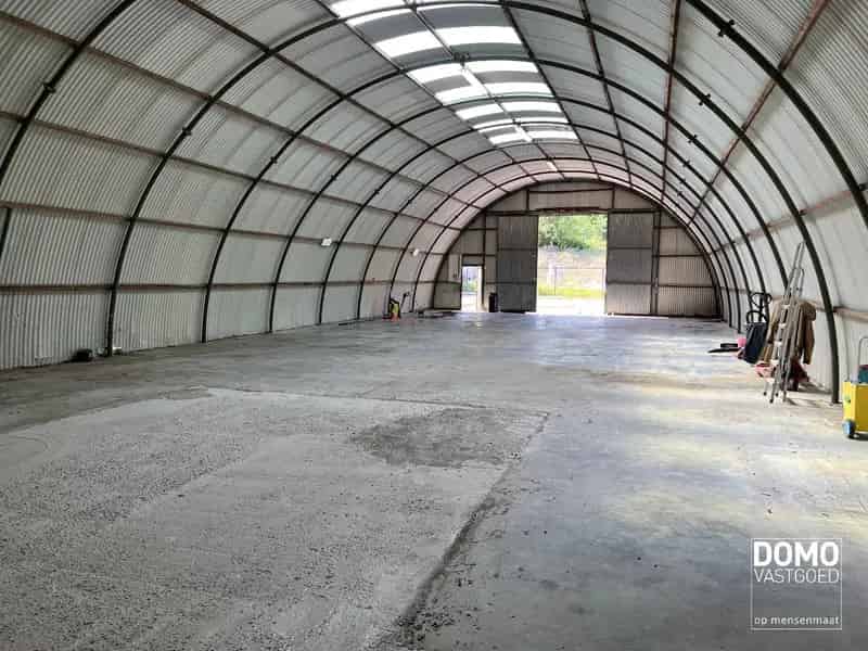 Ruime Opslagplaats 297m2 te Huur