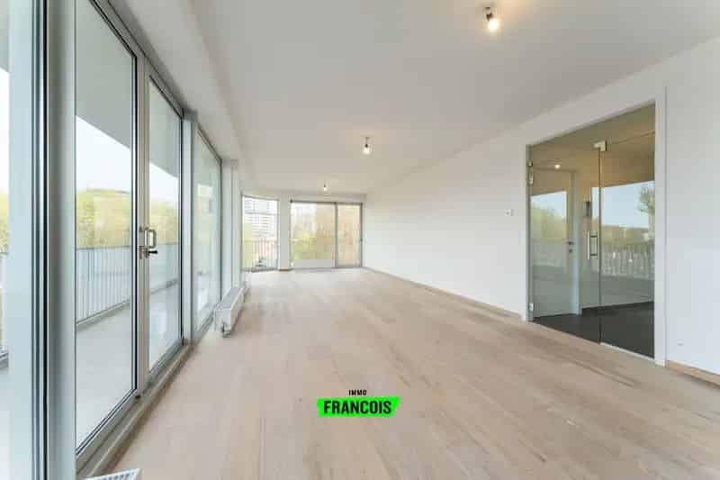 Drieslaapkamerappartement Oostende Wellington Golf  Uitzicht Paardenrenbaan