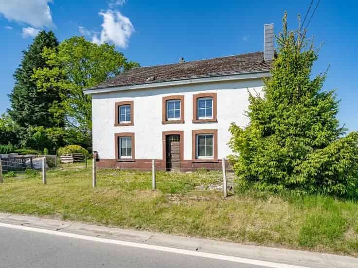 Huis te Koop in Nadrin: 4 slaapkamers, 30 are grond