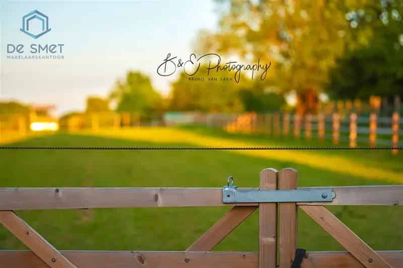 Landbouwgrond te koop Pamel 1+ hectare weide stalling paarden