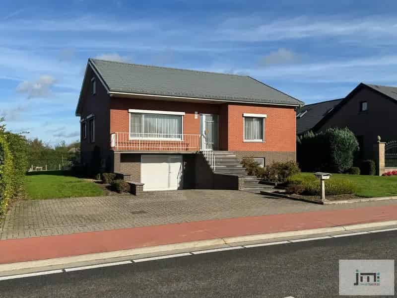 Huis te koop: 4 slaapkamers, garage, tuin