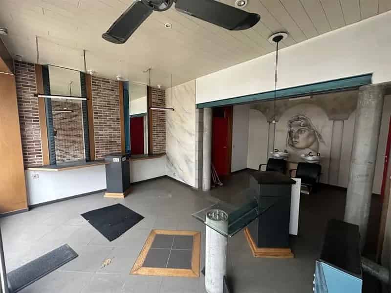 Handelshuis met 2 slaapkamers te Aalst