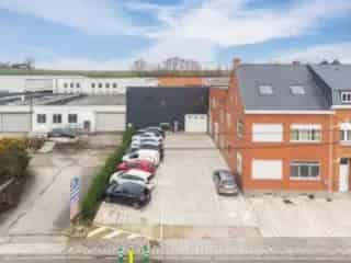 Kantoor en Magazijn te Koop Grand Hallet 1592m²