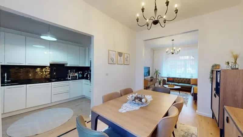 Huis te Schaerbeek 165m² 3 slaapkamers tuin kelder gerenoveerd