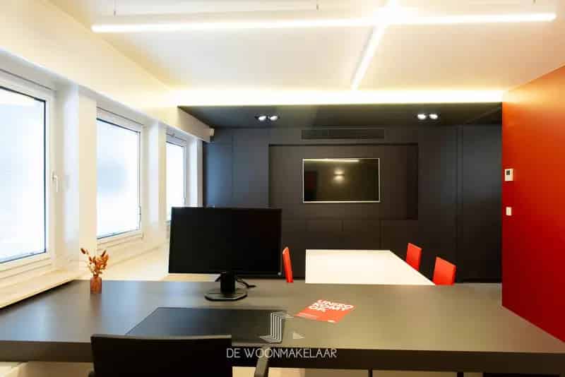 Veelzijdig gebouw centrum Aartselaar kantoor appartement