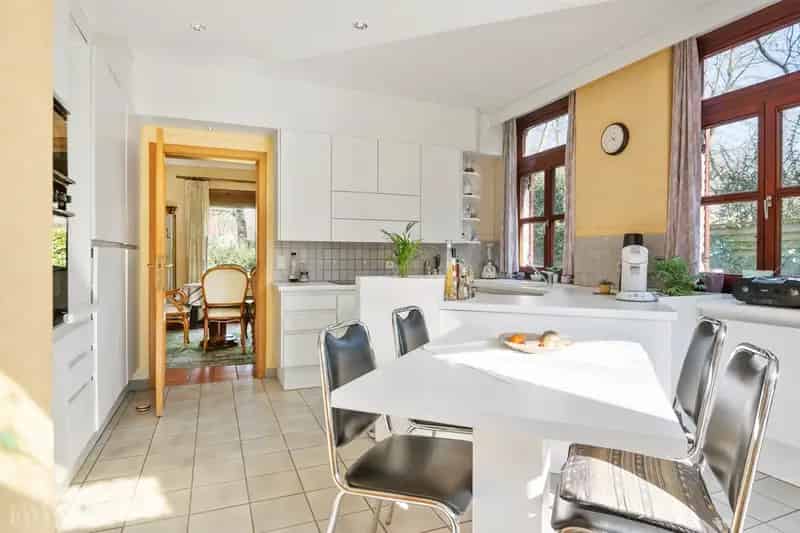 Ruime Villa met Potentieel in Brasschaat