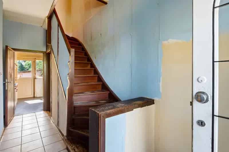 Te renoveren woning met 3 slaapkamers en tuin Wijnegem