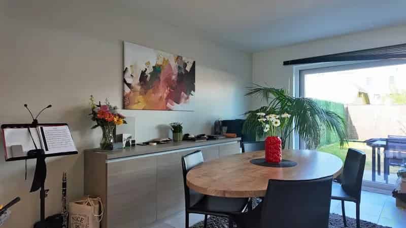 Modern Woning te Eeklo - Rustige Residentiële Omgeving