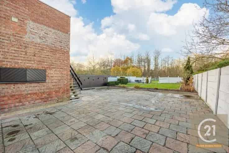 Luxe Villa Te Koop 5 Slaapkamers Grote Tuin Modern Comfort