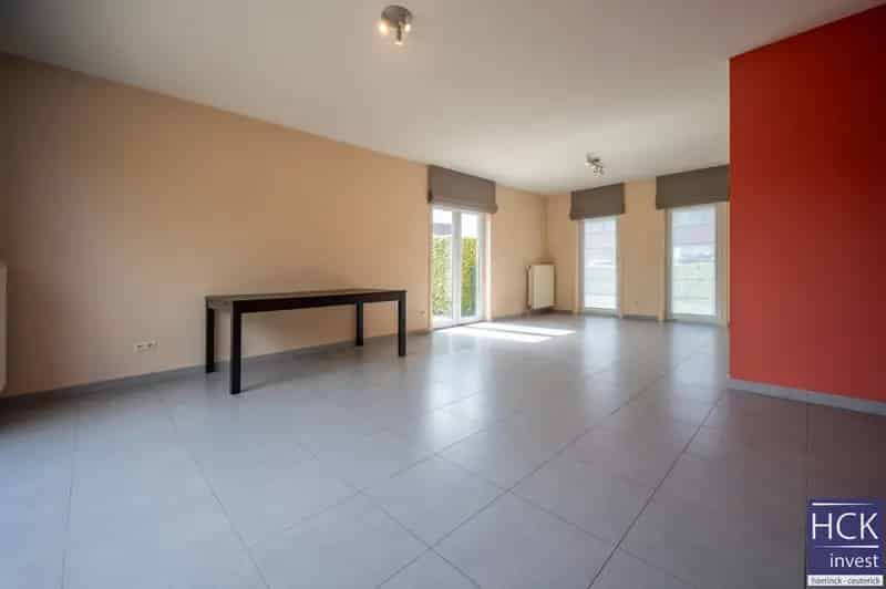 KRUISHOUTEM - Instapklare woning met 3 SLPK. én zongerichte tuin