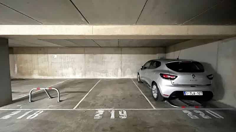 Garageboxen te Evere - Beveiligd - Nabij Place Paduwa