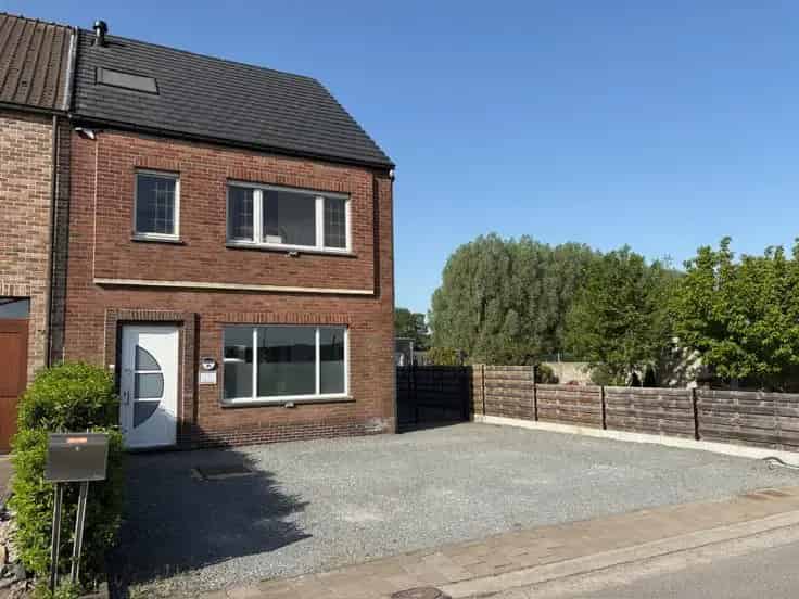 Huis Te Koop Merelbeke: Ruime gezinswoning met tuin