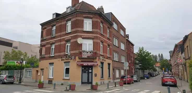 Handelsgelijkvloers Kantoor Woonruimte 80m² Kelder Terras
