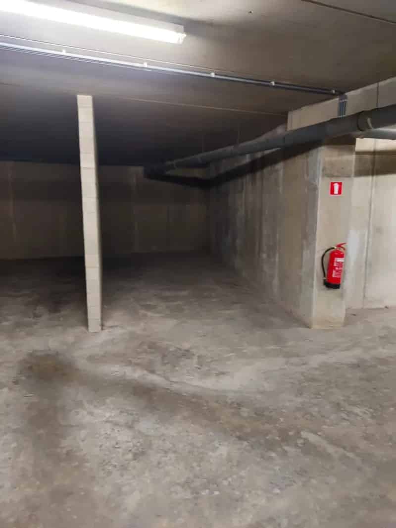 Garage te koop Lommel Centrum - Veilige ondergrondse autostaanplaats
