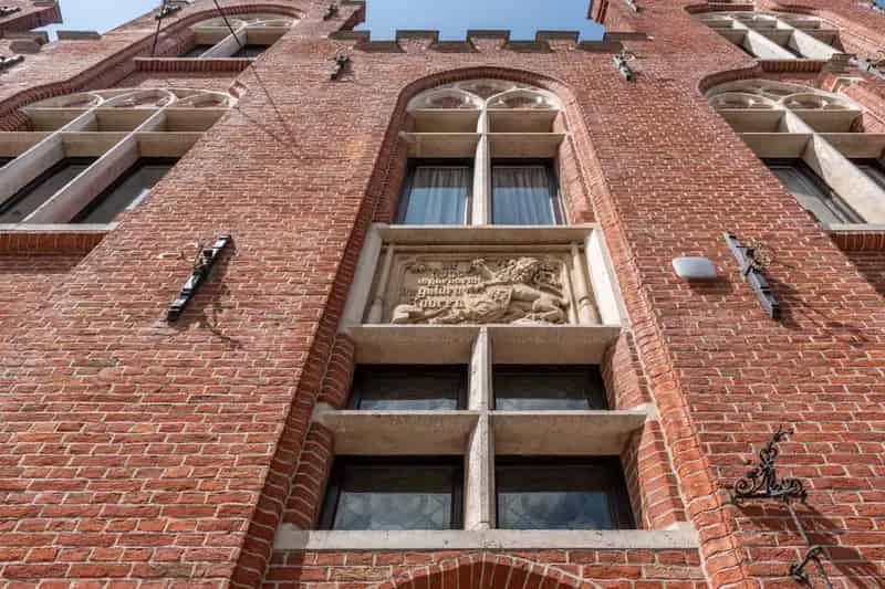 Huis te huur Brugge: Exclusief neogotisch herenhuis