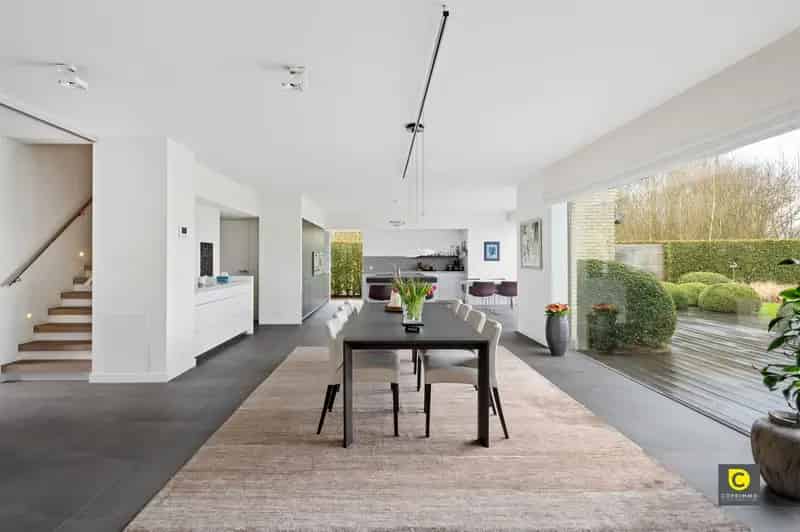 Luxe Villa te Koop - Ruime woning met zwemvijver en grote tuin