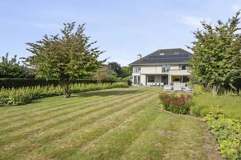 Luxe Villa te Koop in Moregem met Binnenzwembad