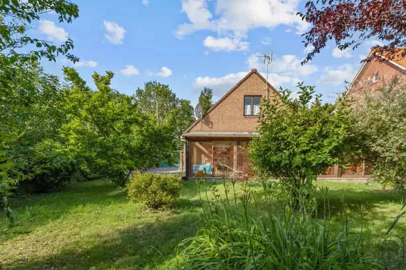 Huis te koop 4 slaapkamers grote tuin 1596m2