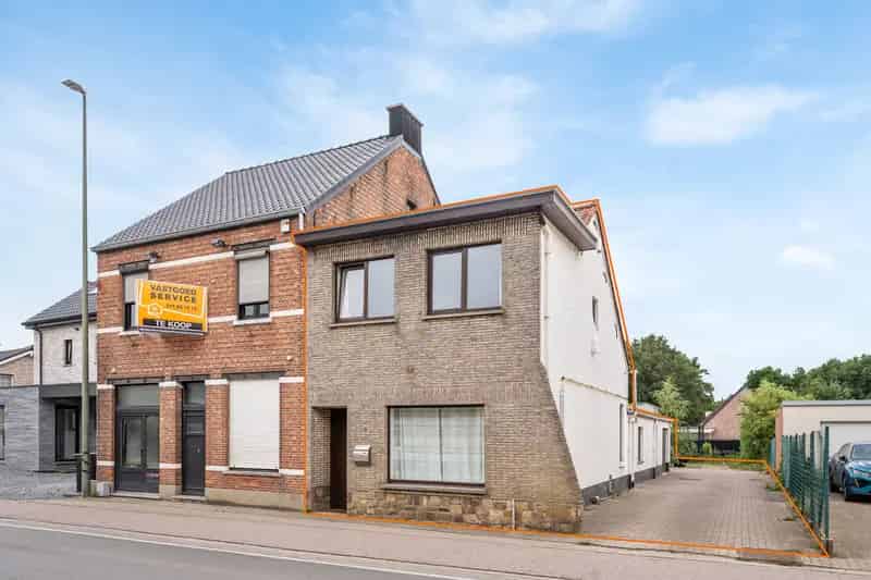 Huis te koop Beringen: 3 slaapkamers, garage, op te frissen