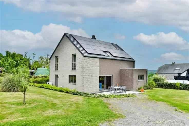 Huis Te Koop Mont: Ruime Villa met 3 slaapkamers en Tuin