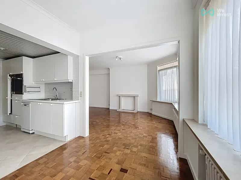 Appartement met twee slaapkamers in Jette