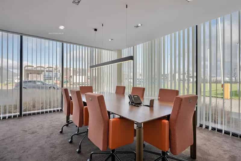 Kantoorruimte te koop Ieper 1449m² met magazijn 1088m²