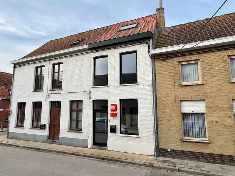Gerenoveerde Rijwoning te Huur 3 slaapkamers Oost-Vleteren