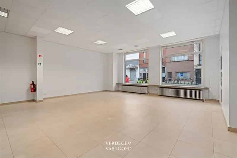 Handelspand van 216m² op uitstekende locatie