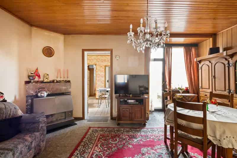 Appartement te koop: 2 slaapkamers te renoveren