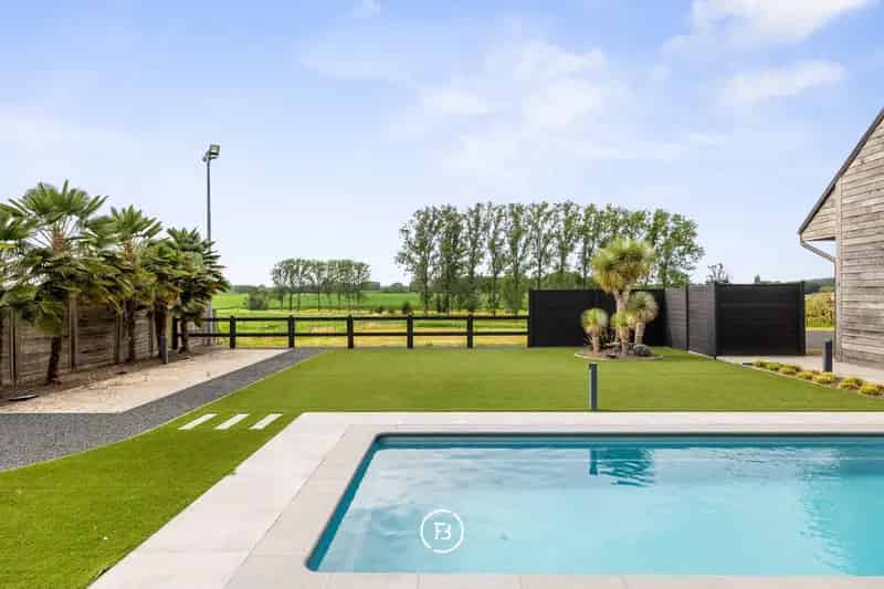 Rustieke Villa met Zwembad te Koop