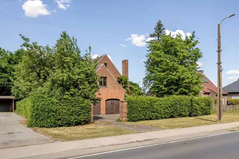 Te renoveren villa 4 slaapkamers grote tuin