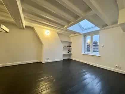 50m² Studio Sablon - gerenoveerd - terras - onmiddellijk beschikbaar