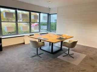Handelspand te huur Wavre 115m² -  4 parkeerplaatsen - Te renoveren