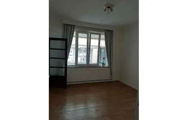 Huur 1 Slaapkamer Appartement 65m² Anderlecht