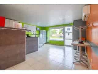 Huis Gemengd Gebruik te Koop - 2 slaapkamers - Gerenoveerd