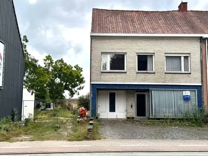 Huis te huur: Te renoveren handelswoning 3239m²