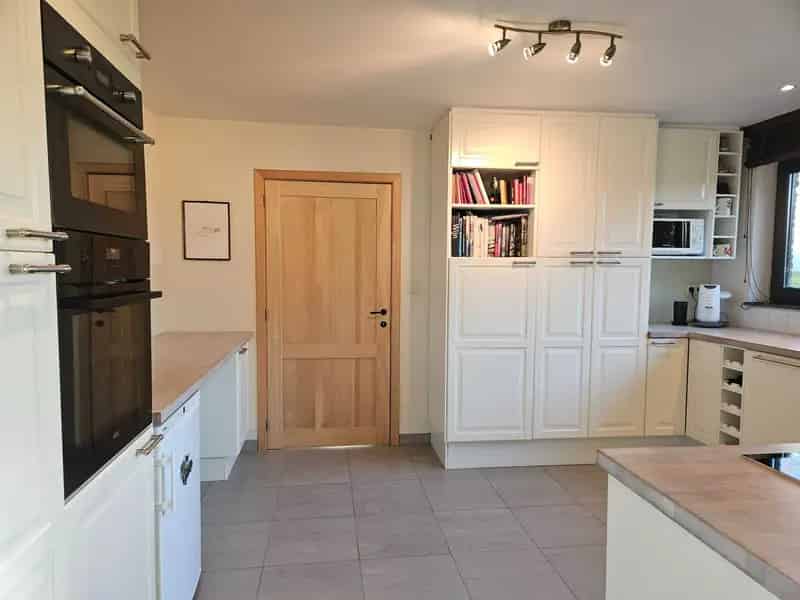 Huis te huur: Ruime villa met 3 slaapkamers en moderne voorzieningen
