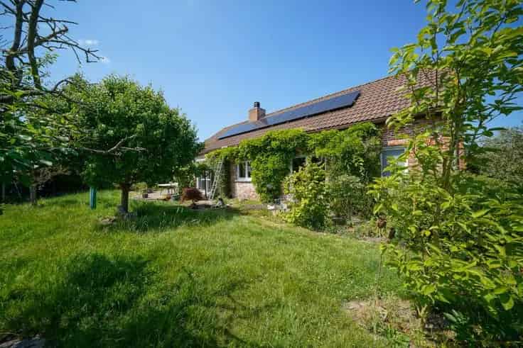 Huis Te Koop Oudenburg: Ruime woning met tuin