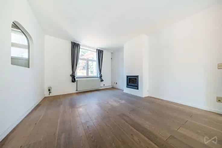 Huis te Koop Ukkel Linkebeek 3 slaapkamers 159m²