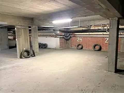2 Autostaanplaatsen in Garage bij Station Nekkerspoel