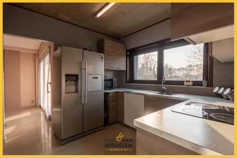 Huis te huur Ternat: 5 slaapkamers, bureel, tuin en garage